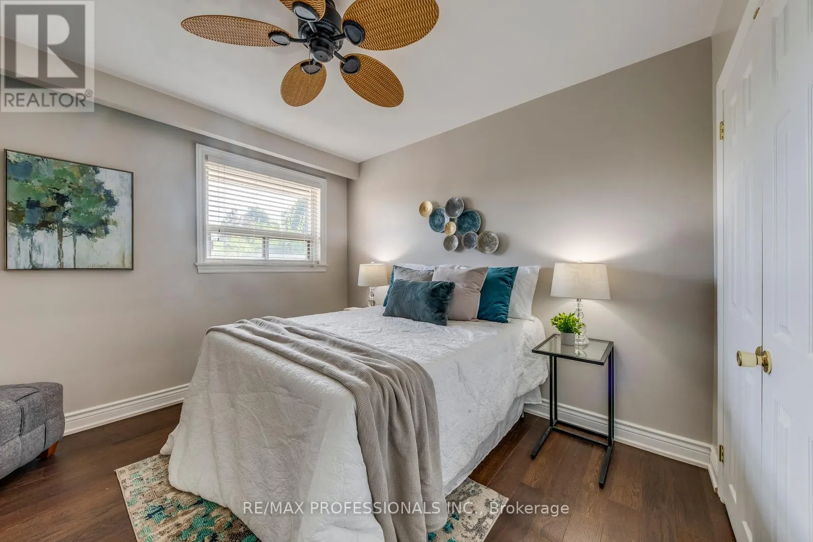 28 SUMMERFIELD CRESCENT