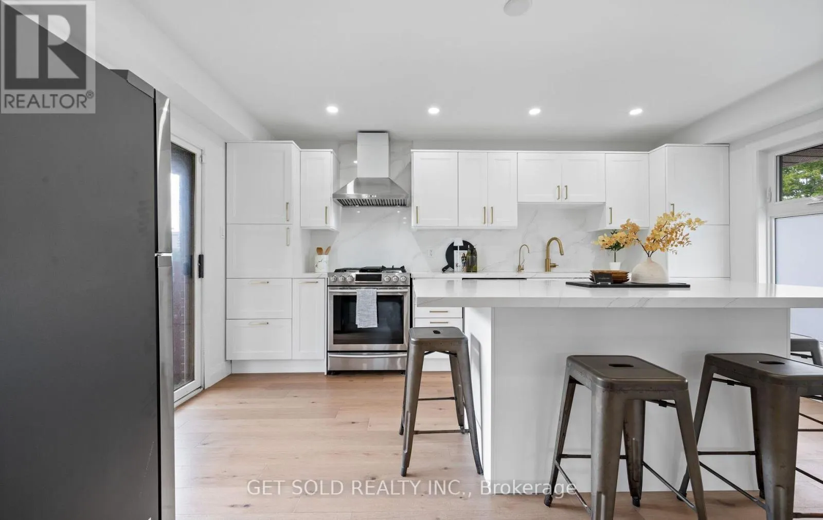 36 SHALOM CRESCENT