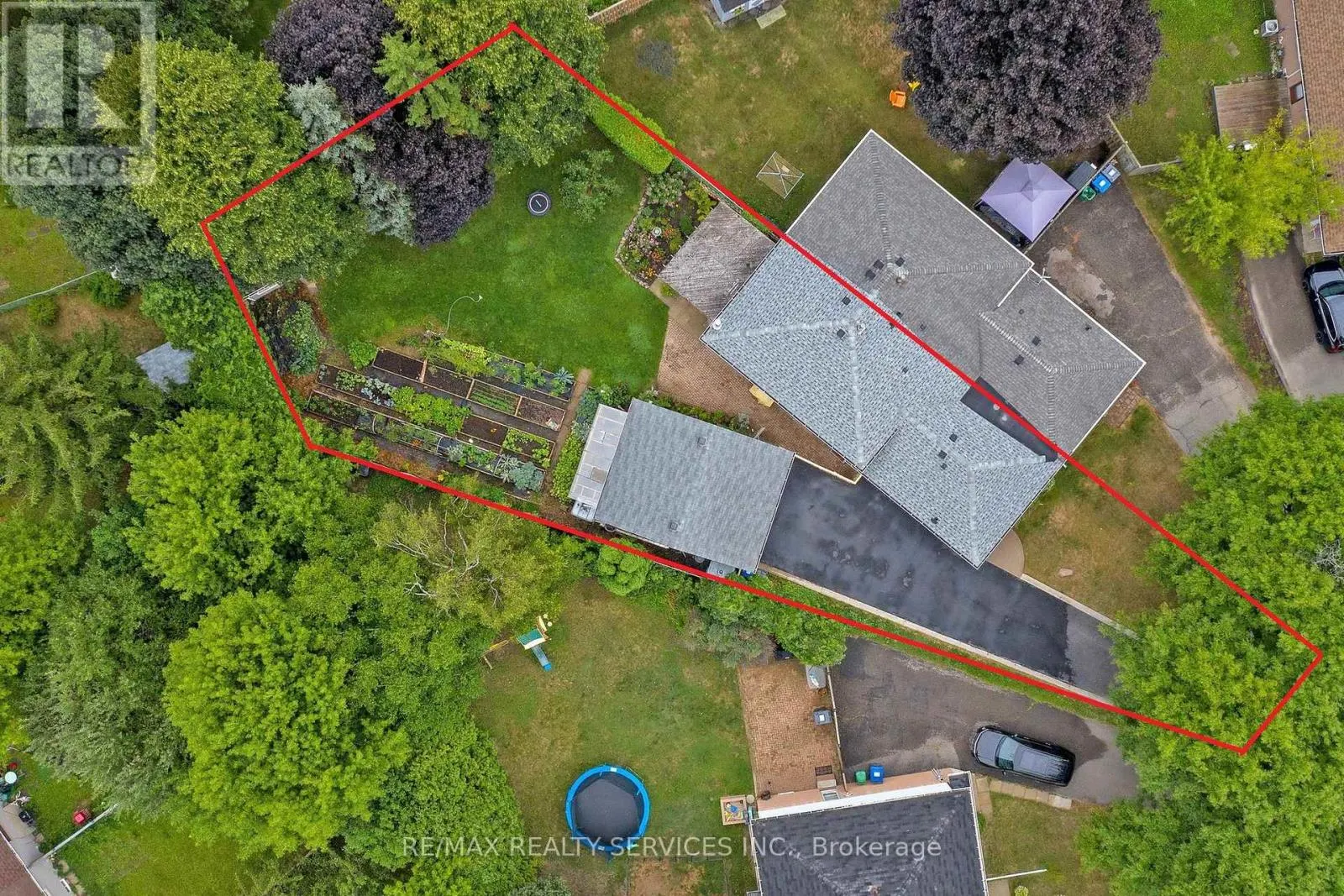 10 MINTON PLACE