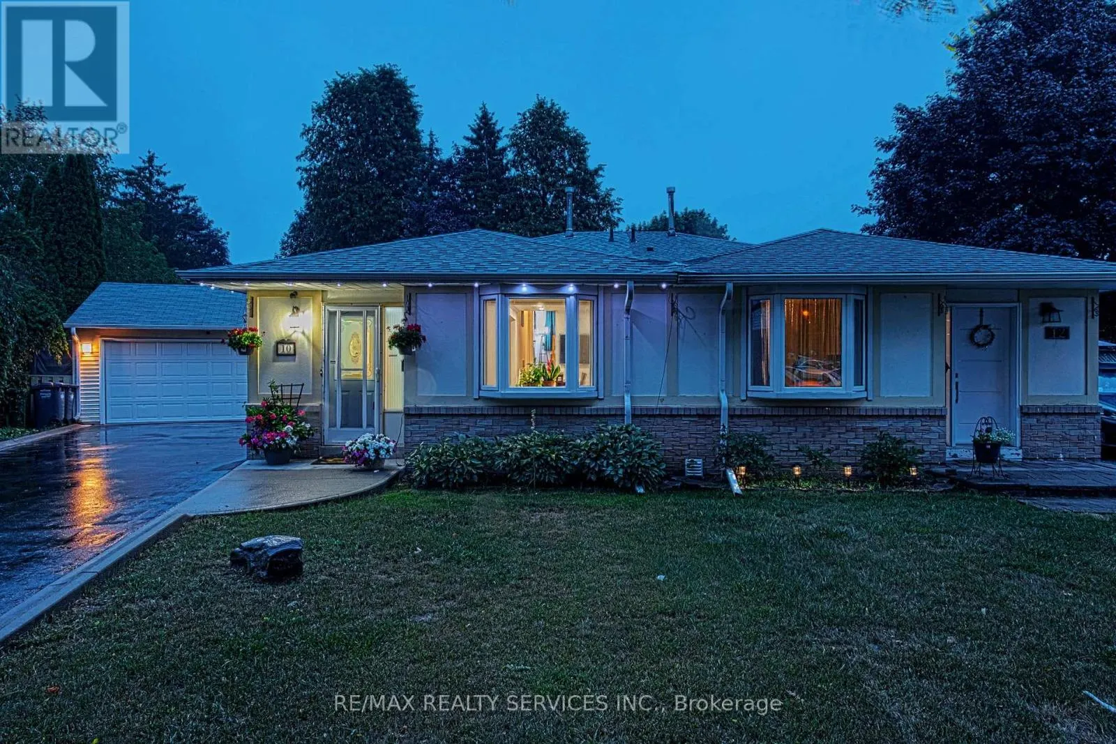 10 MINTON PLACE