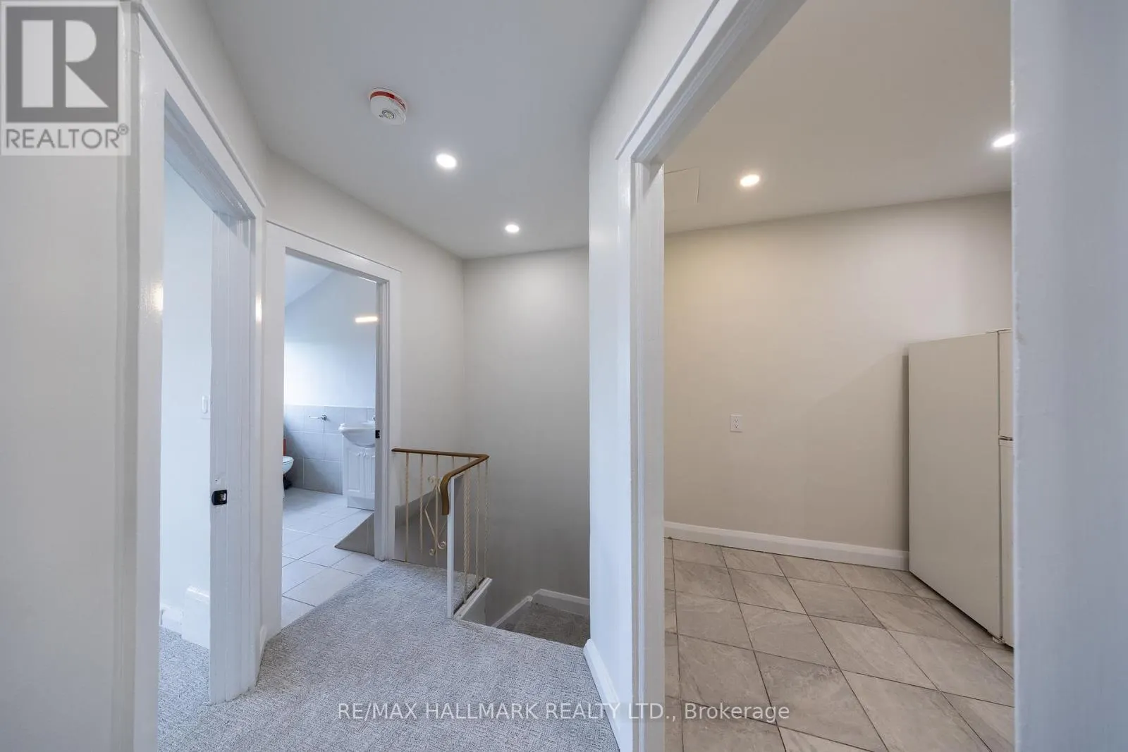 UPPER - 1366 DAVENPORT ROAD