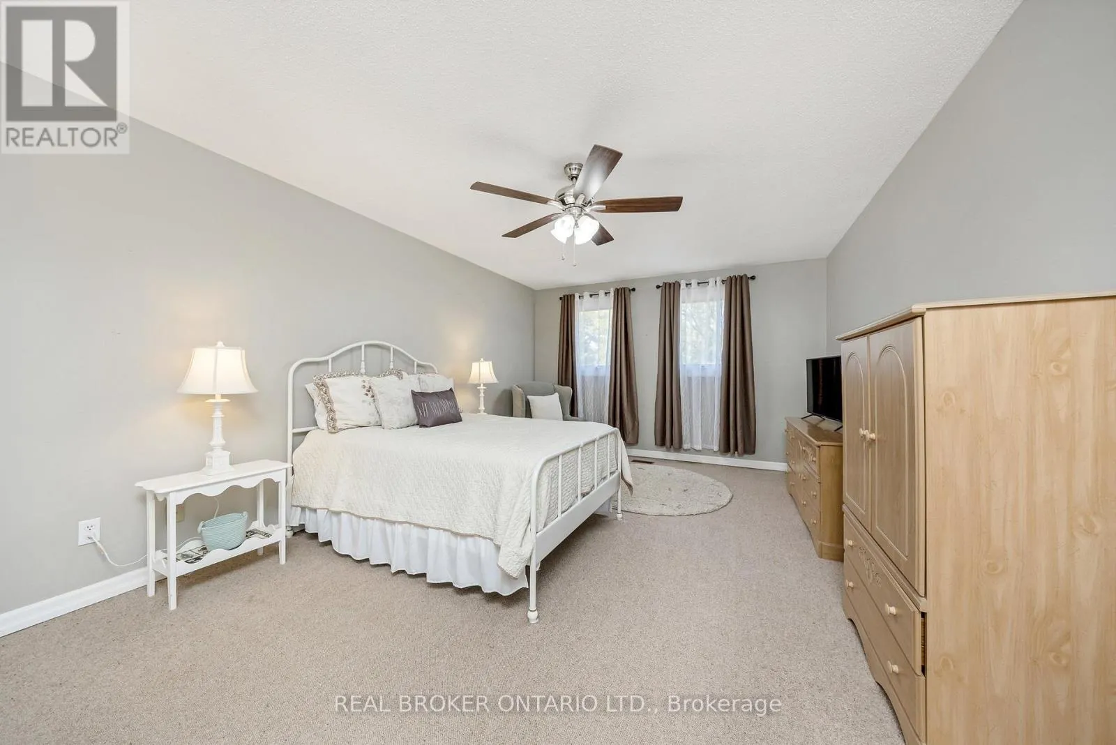 529 MOORELANDS CRESCENT