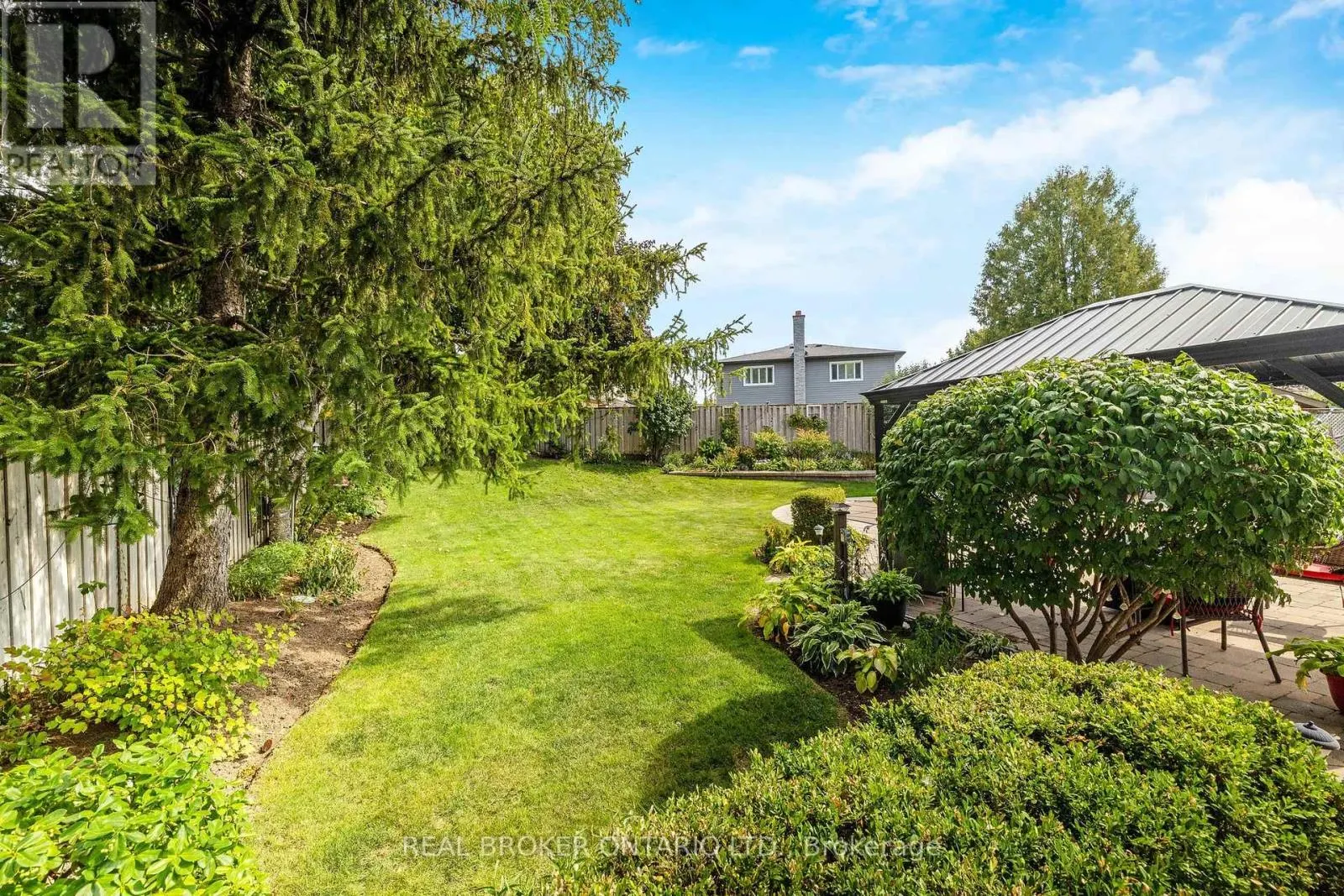 529 MOORELANDS CRESCENT