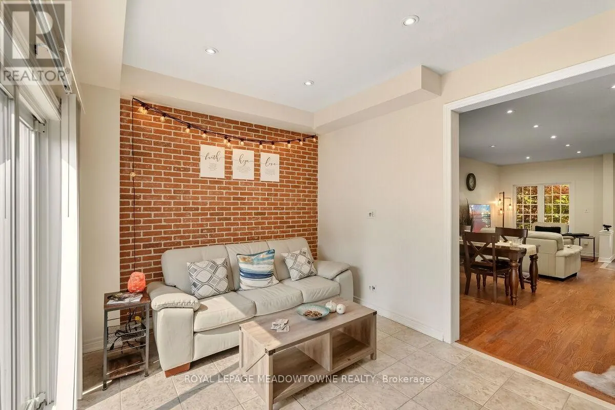 304 TEETZEL DRIVE