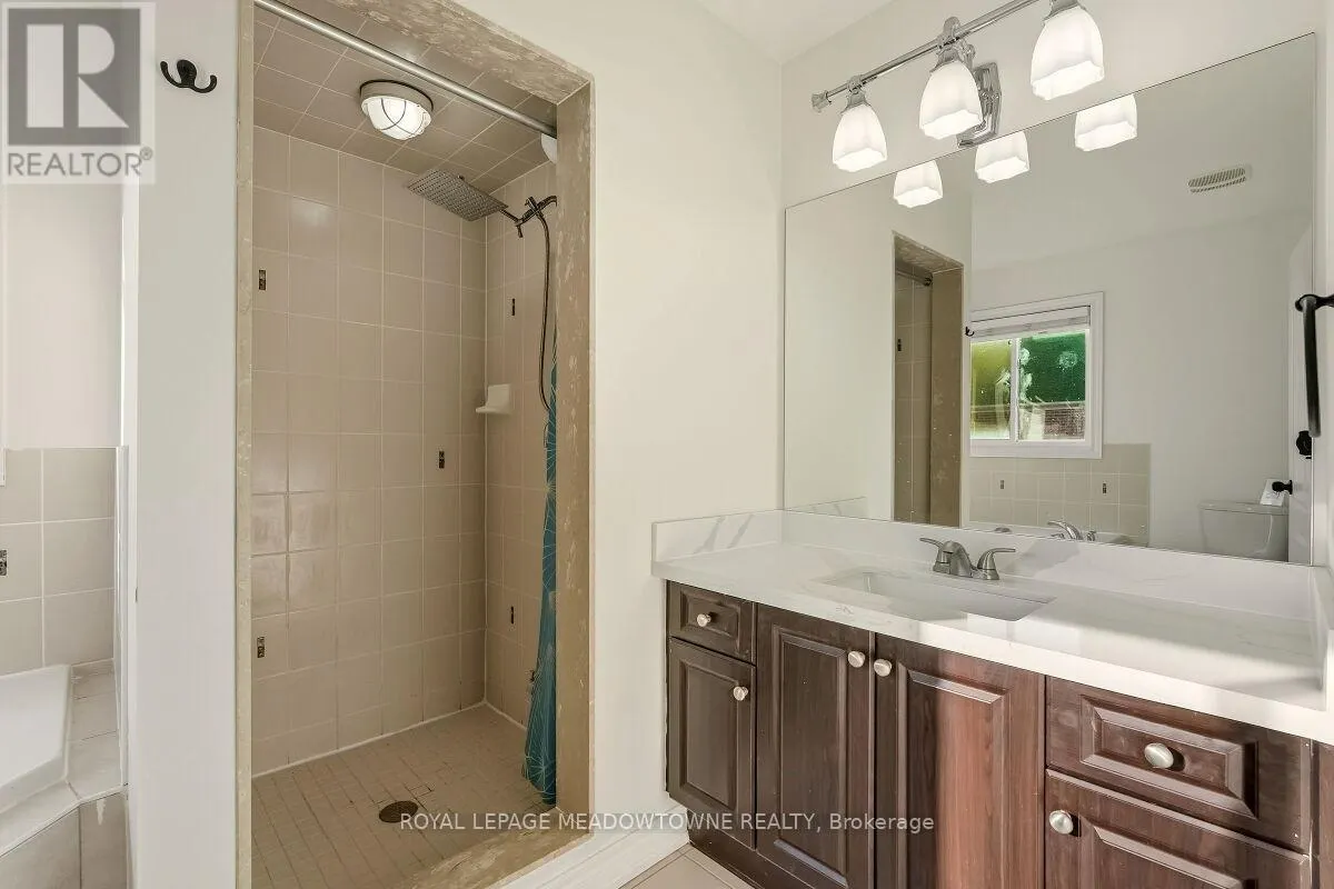 304 TEETZEL DRIVE