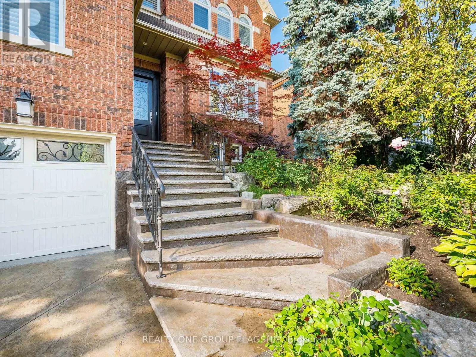 5290 HILTON COURT