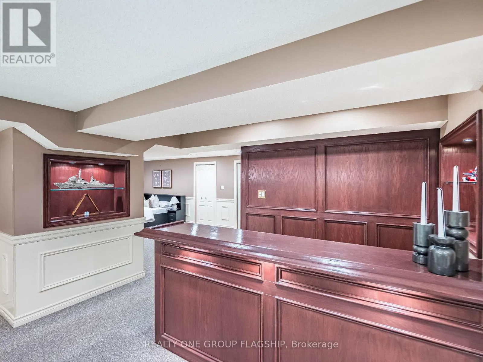 5290 HILTON COURT