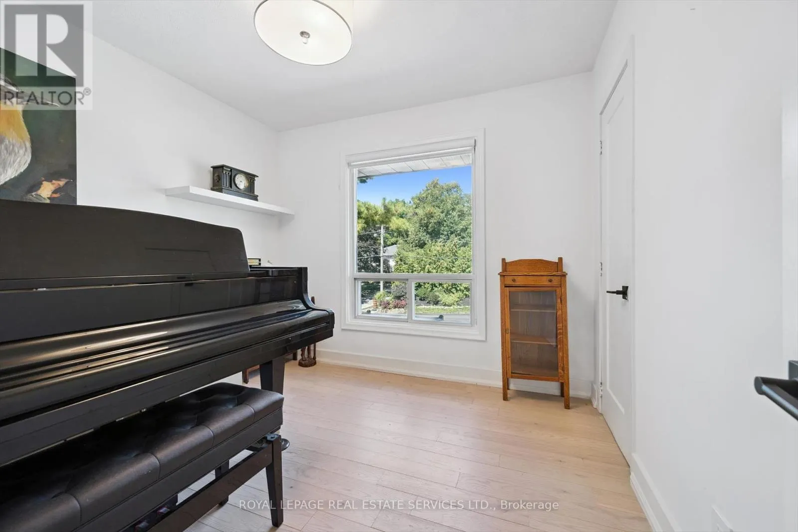 1 HILLAVON DRIVE