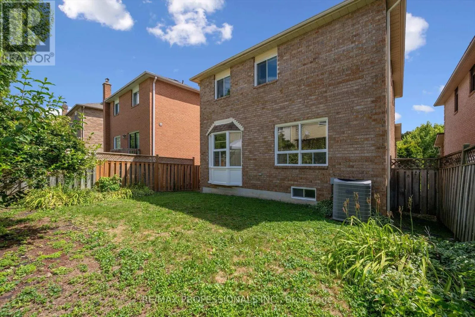 26 KILLARNEY COURT