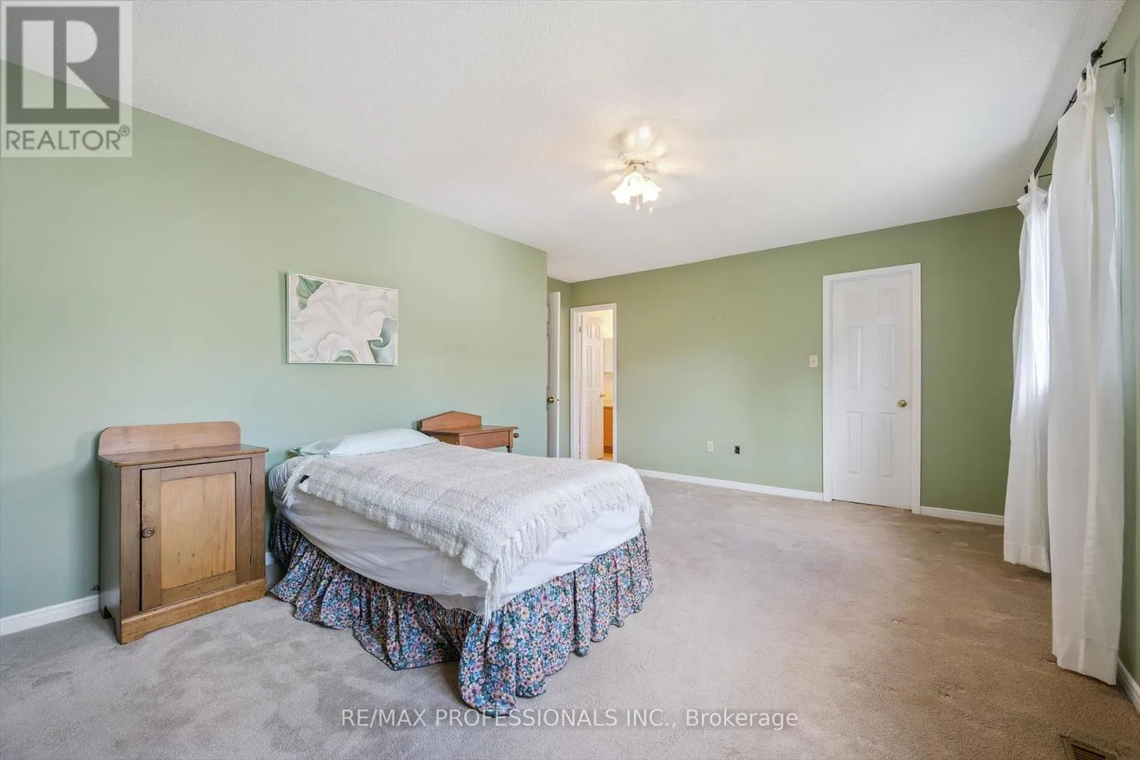 26 KILLARNEY COURT