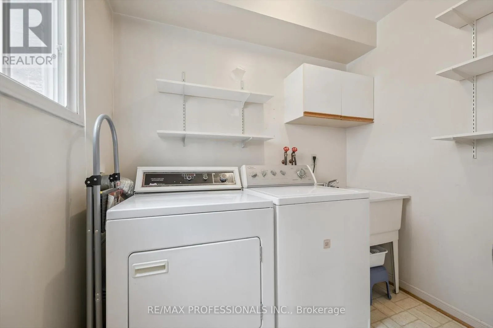 26 KILLARNEY COURT
