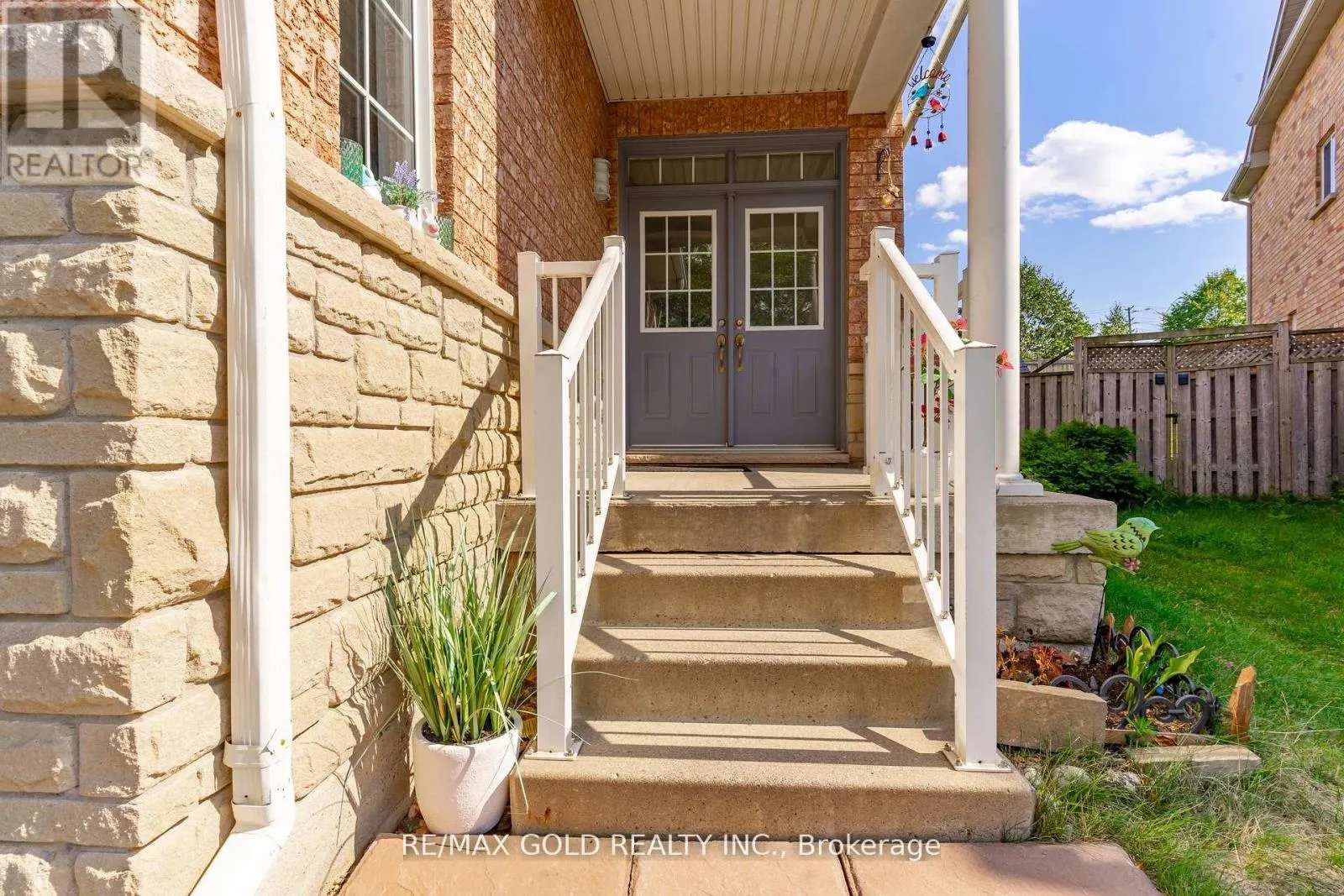 32 RUBYSILVER DRIVE