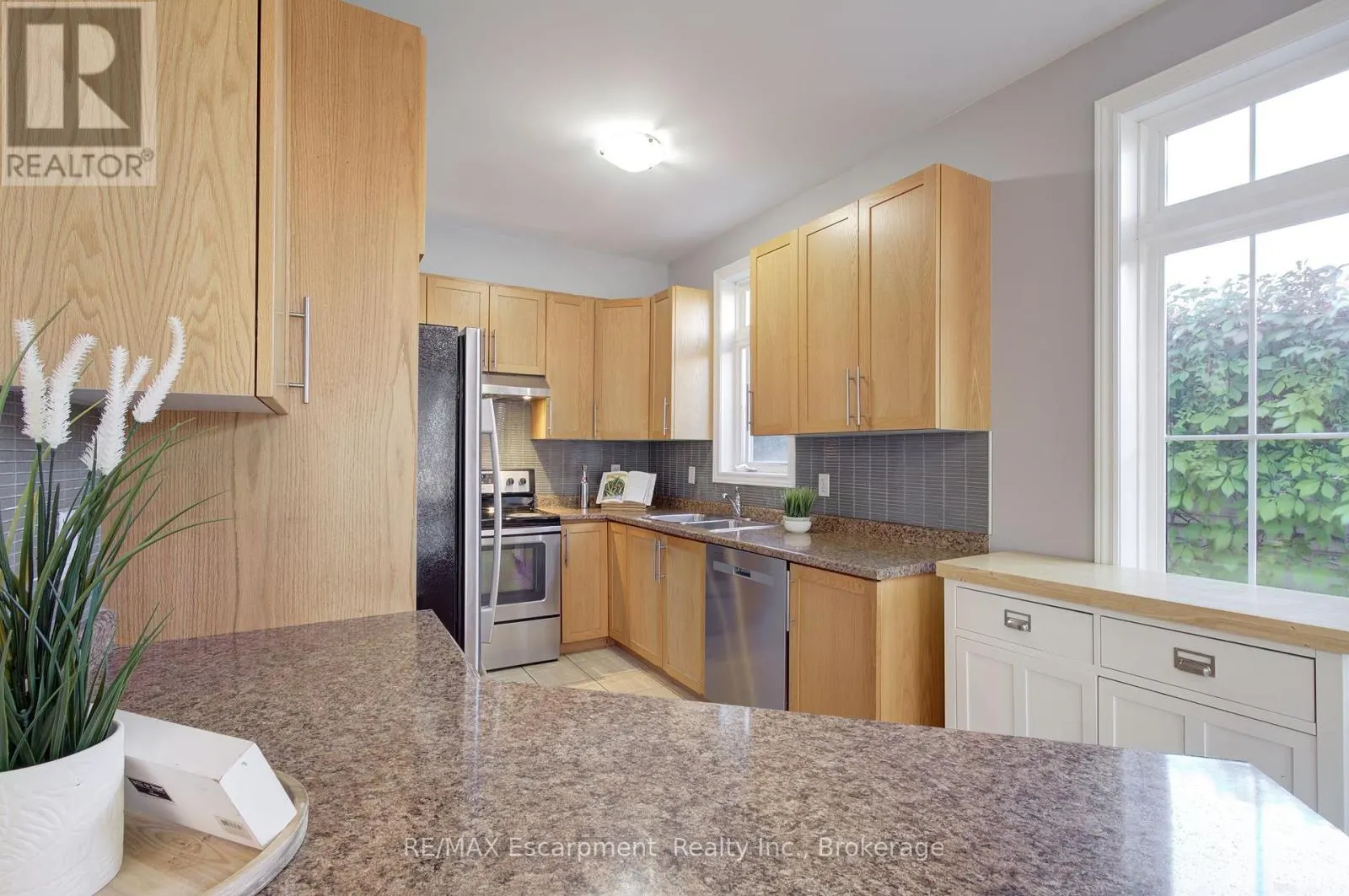 51 - 181 PLAINS ROAD W, #51