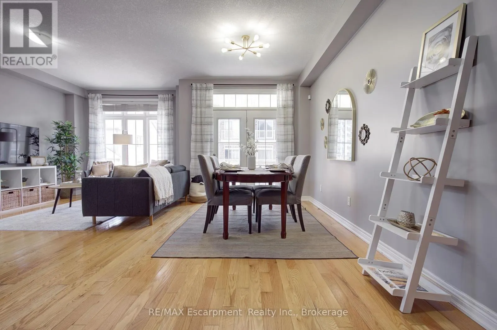 51 - 181 PLAINS ROAD W, #51