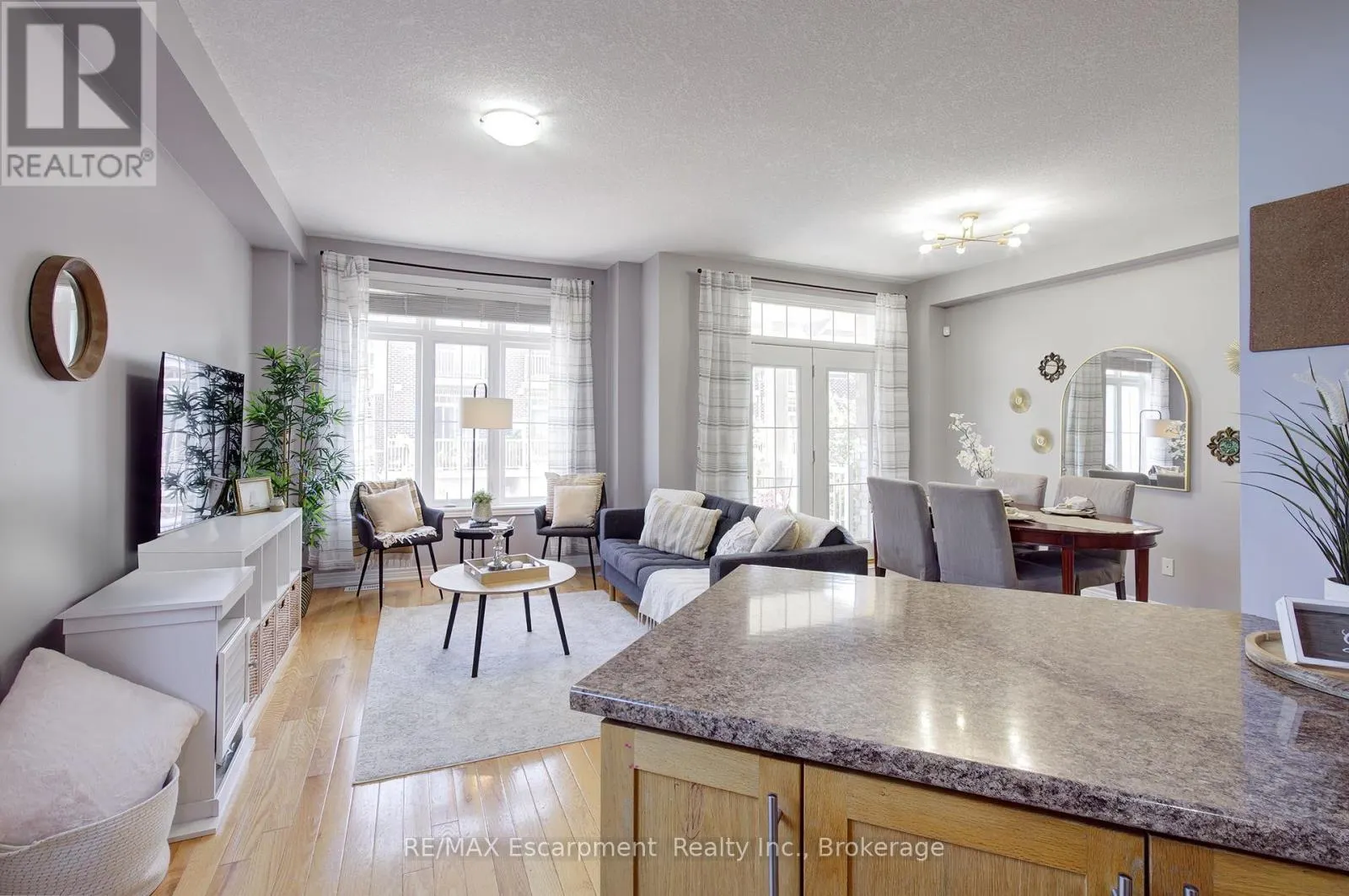 51 - 181 PLAINS ROAD W, #51