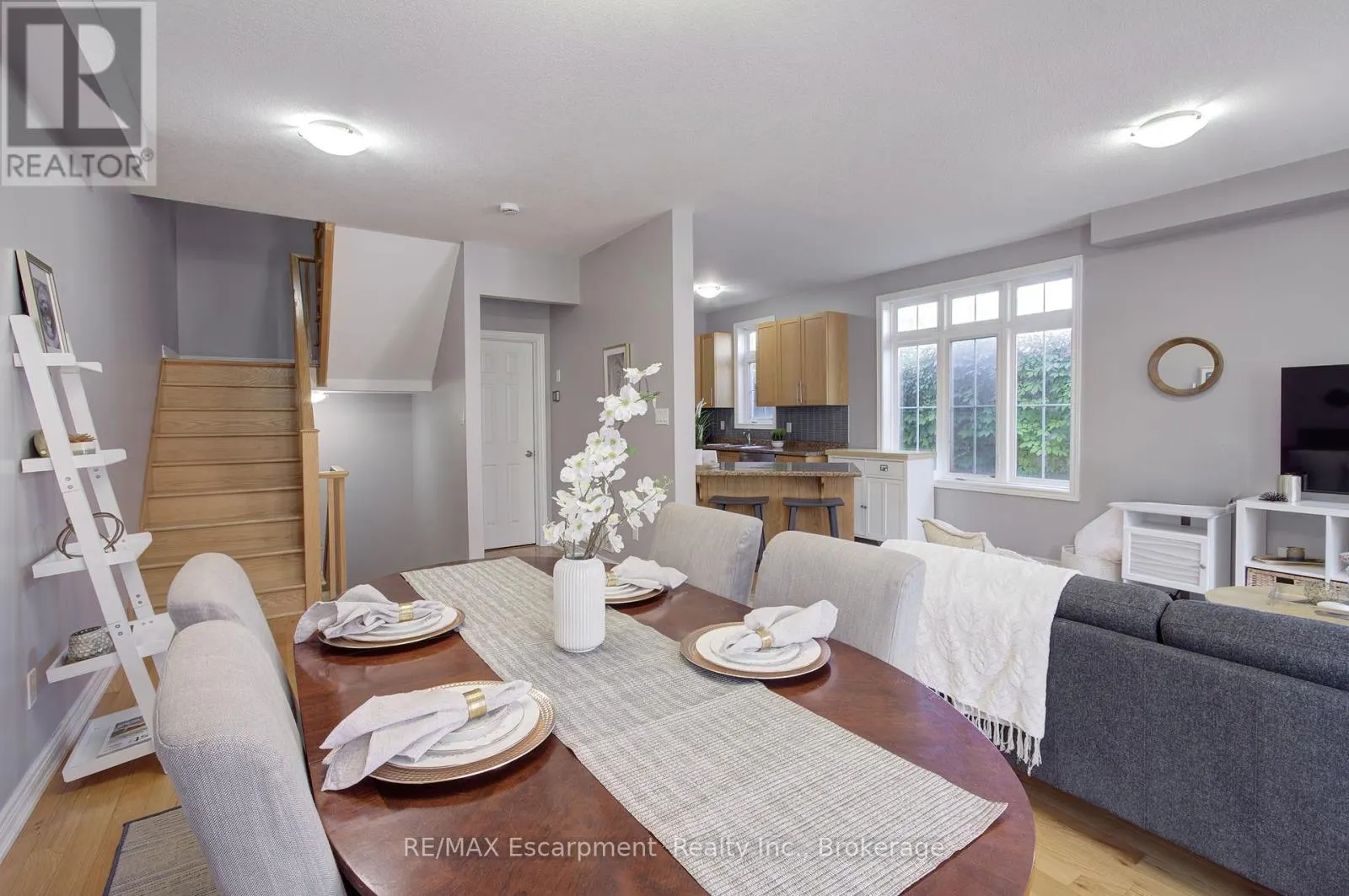 51 - 181 PLAINS ROAD W, #51