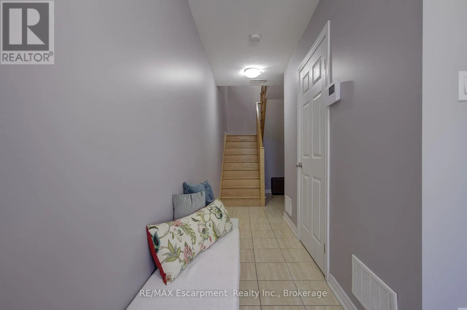 51 - 181 PLAINS ROAD W, #51