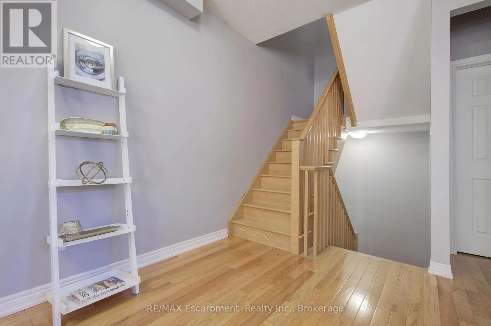 51 - 181 PLAINS ROAD W, #51