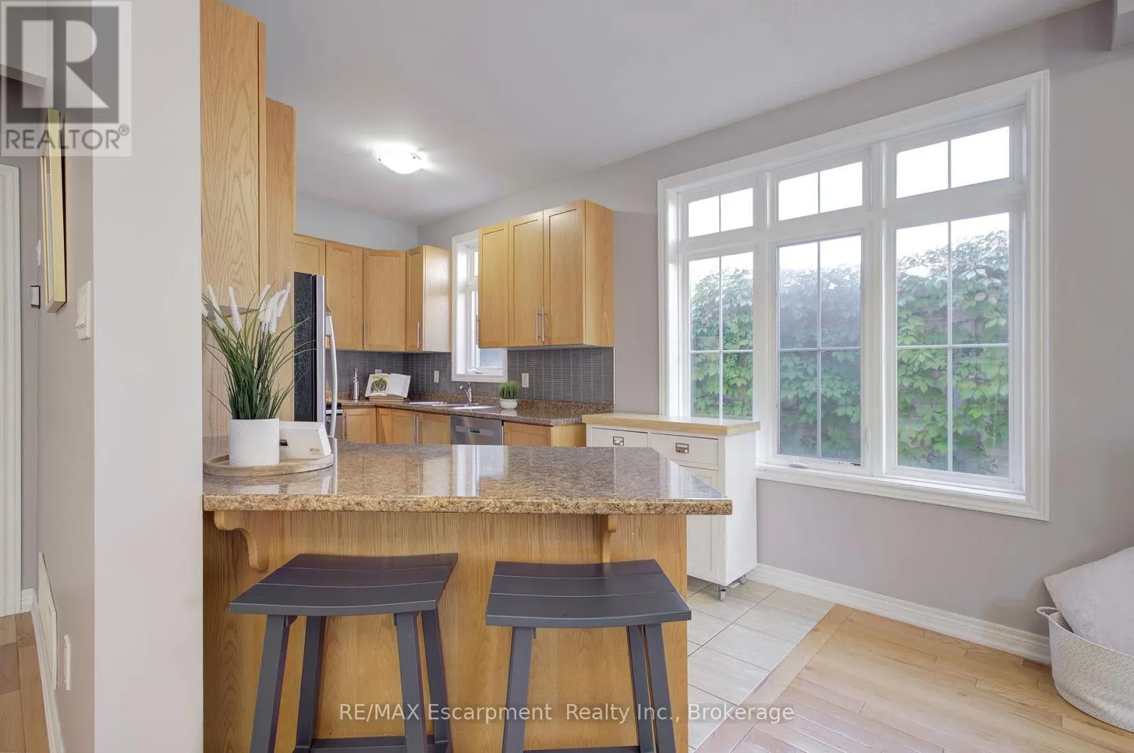 51 - 181 PLAINS ROAD W, #51