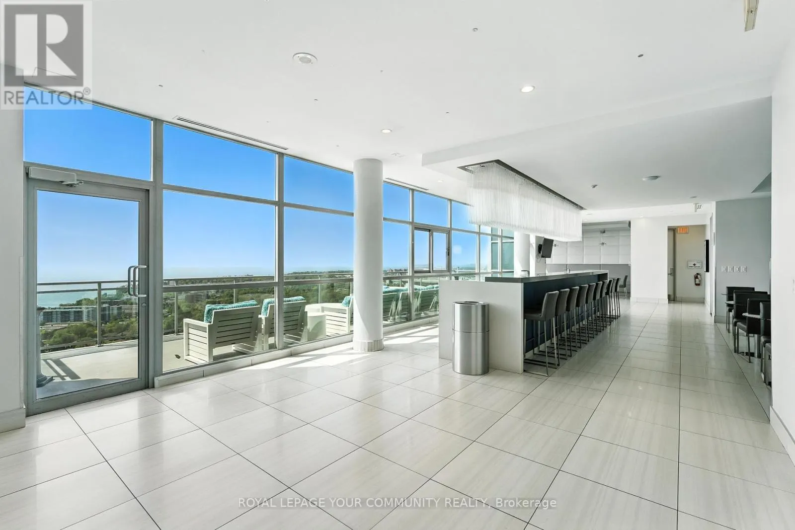 1226 - 165 LEGION ROAD N