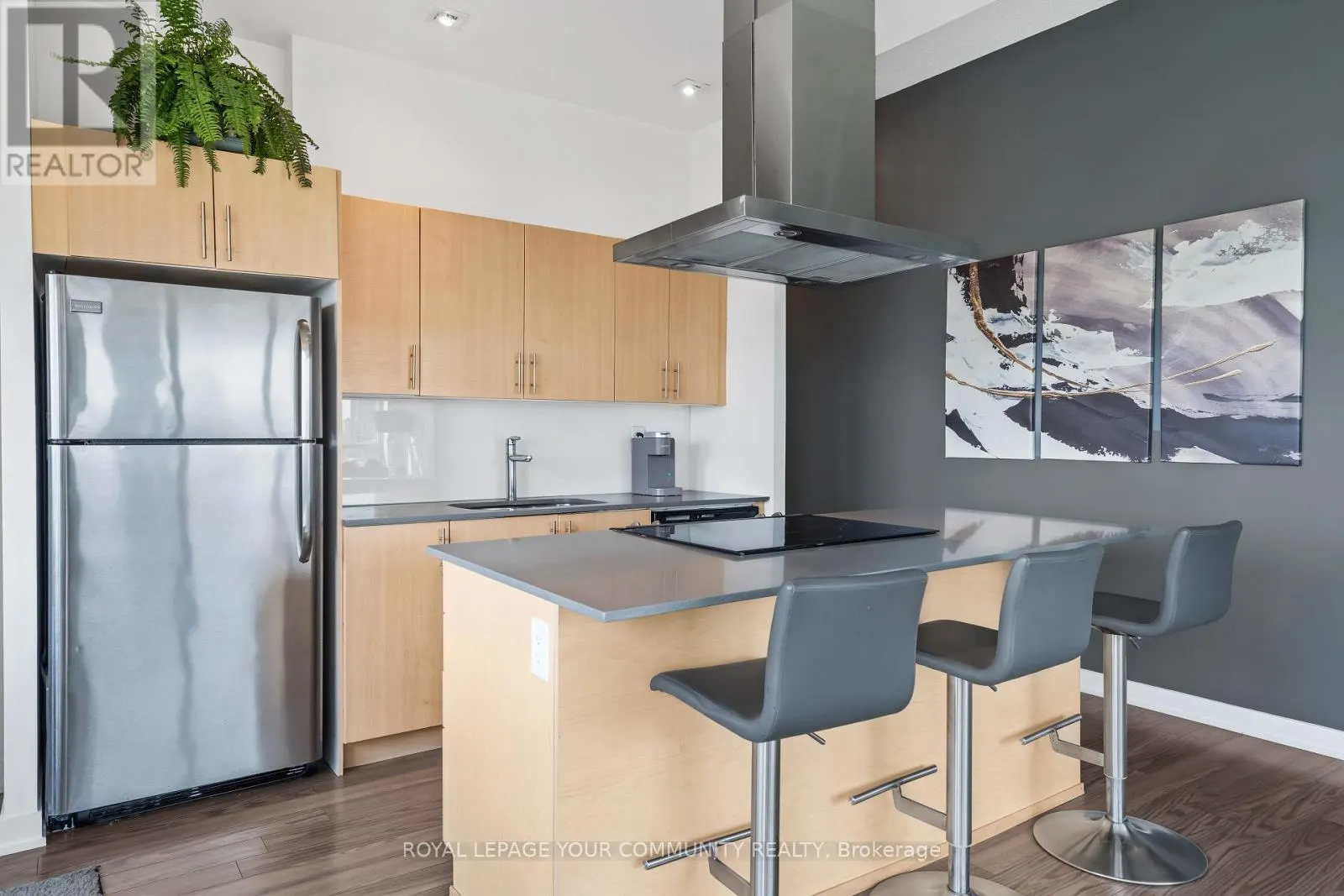 1226 - 165 LEGION ROAD N
