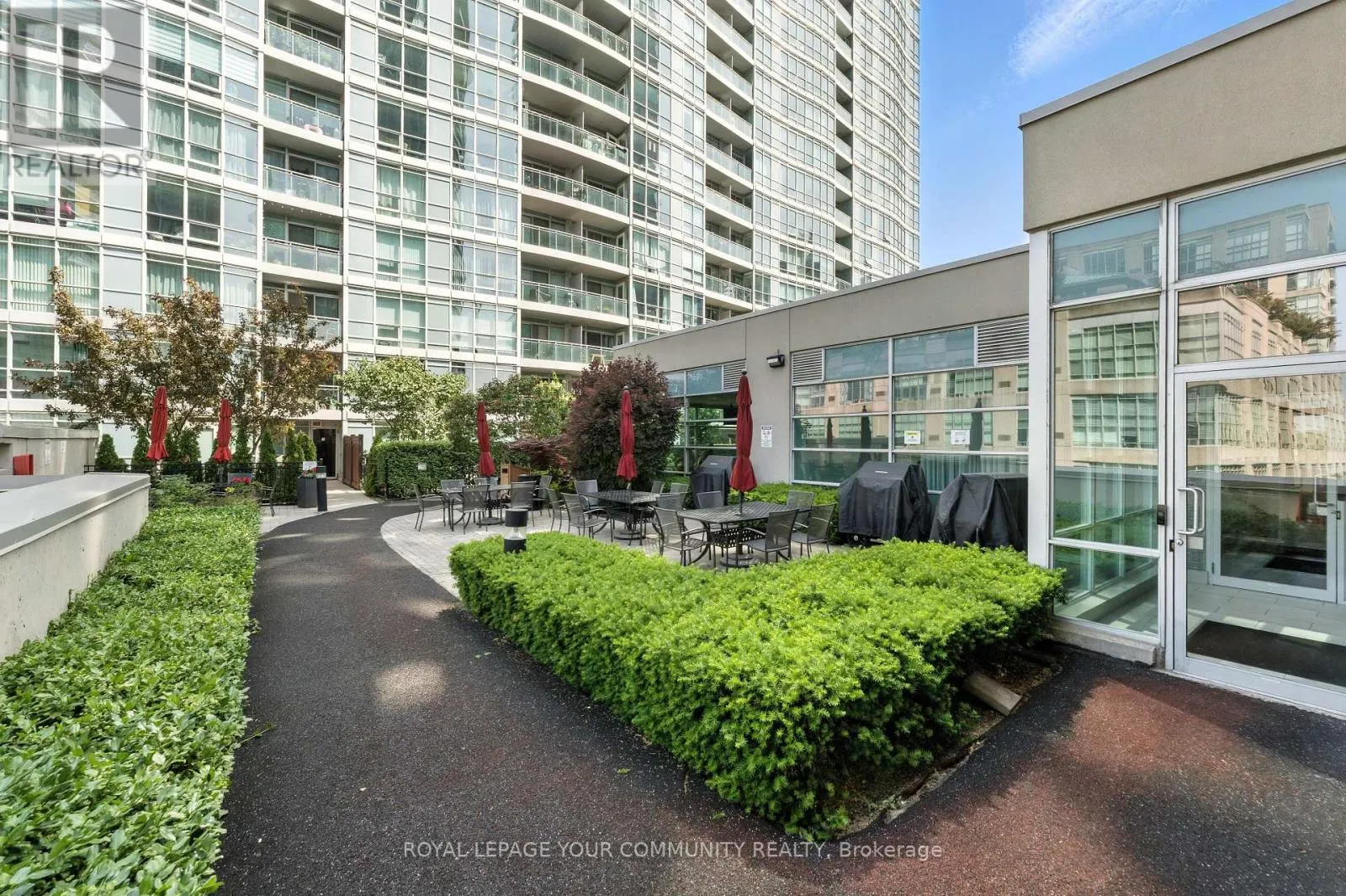 1226 - 165 LEGION ROAD N