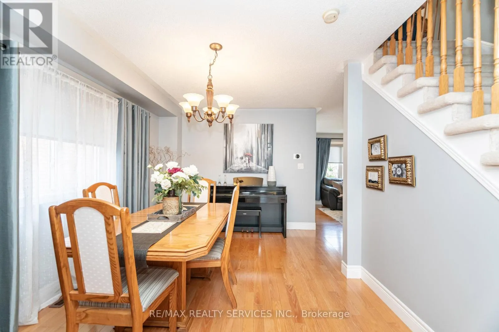 37 SUNNYBROOK CRESCENT