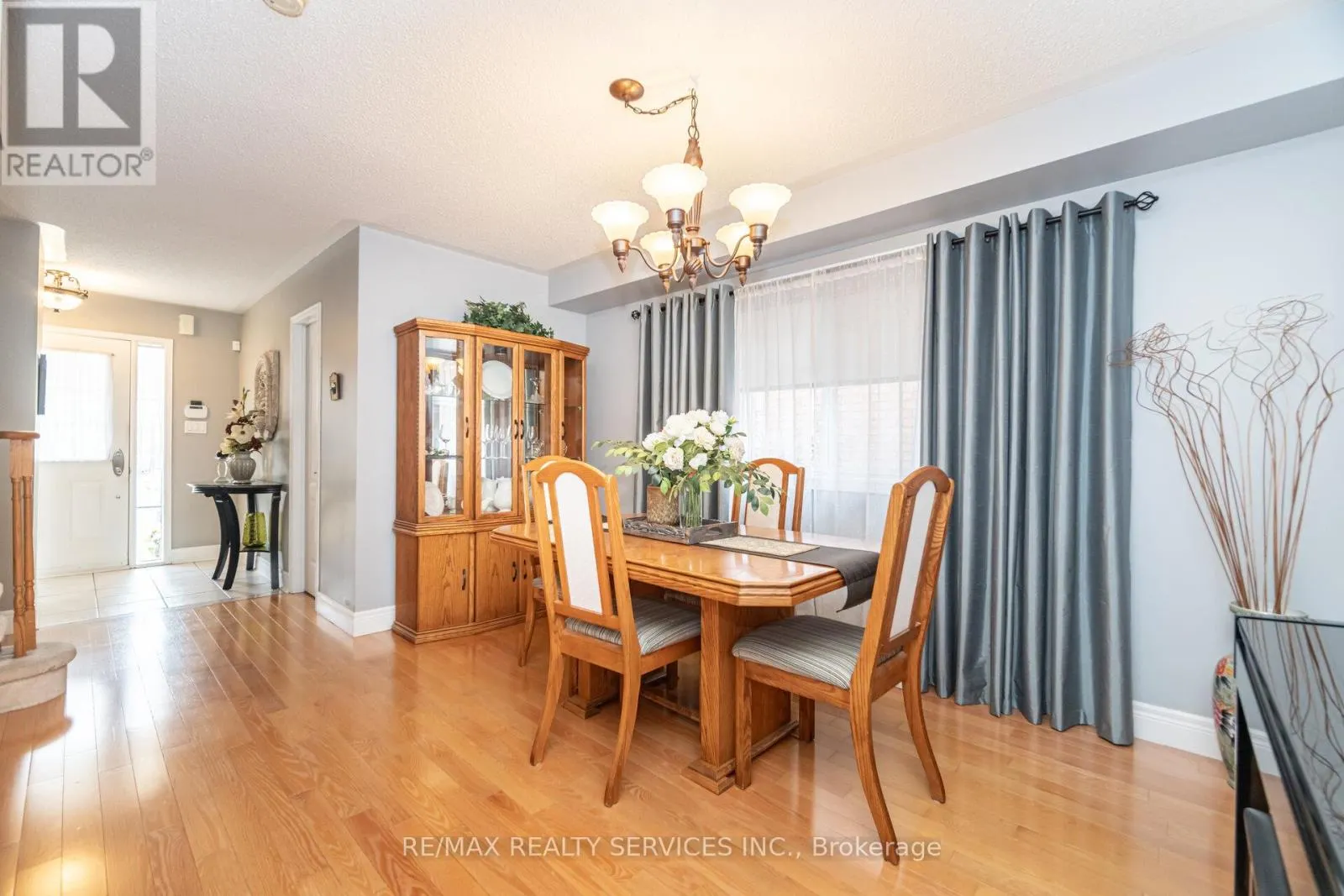 37 SUNNYBROOK CRESCENT