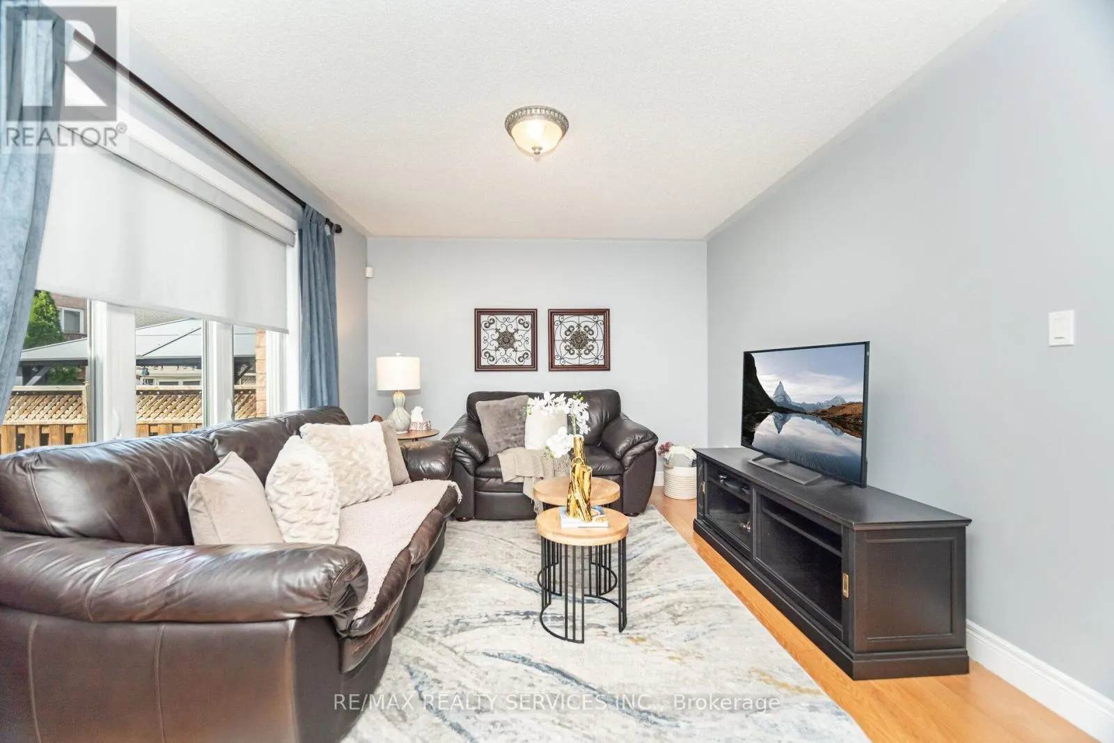 37 SUNNYBROOK CRESCENT