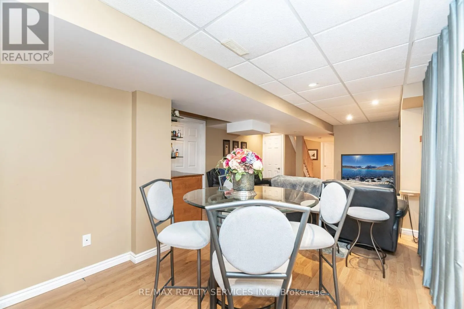37 SUNNYBROOK CRESCENT
