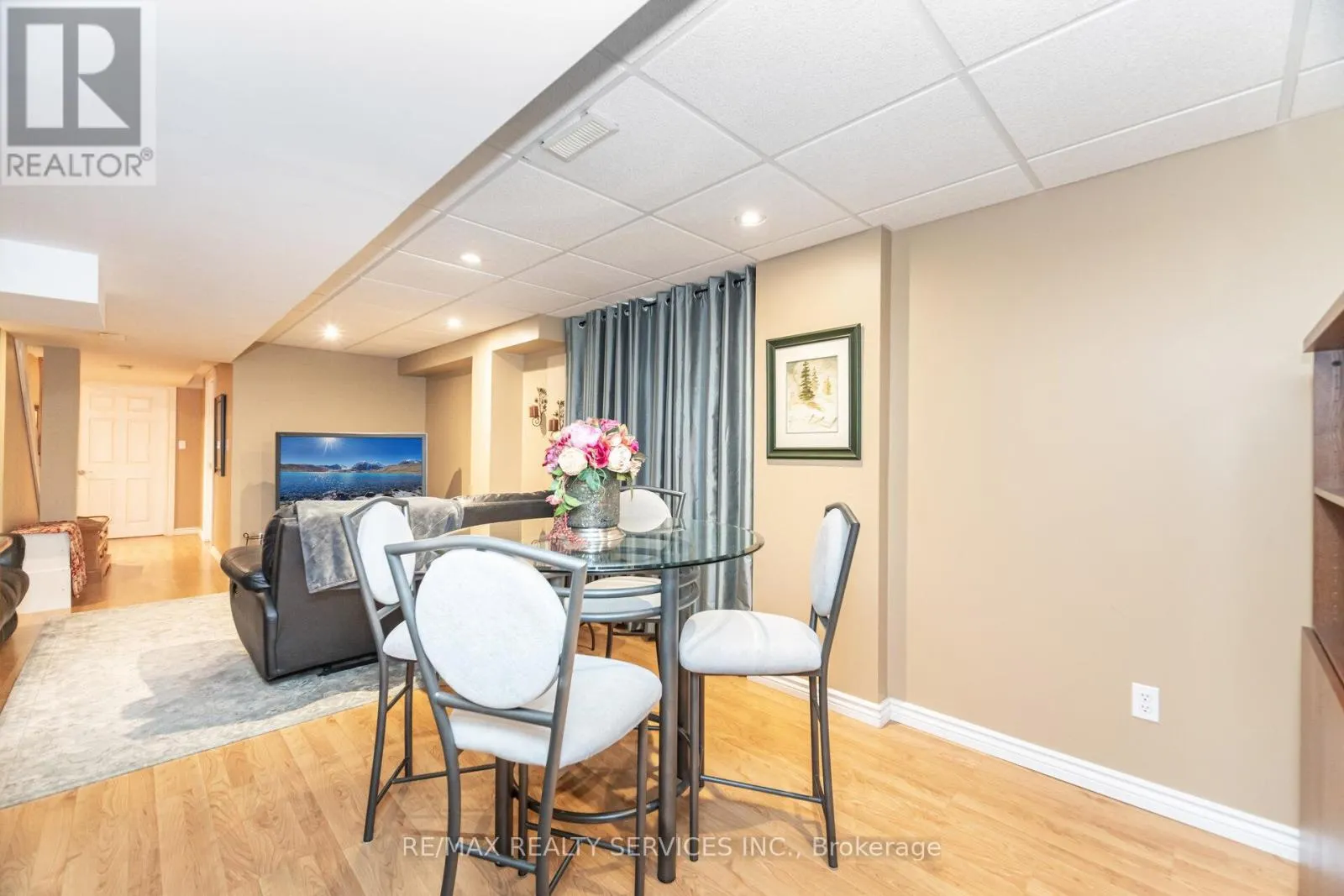 37 SUNNYBROOK CRESCENT