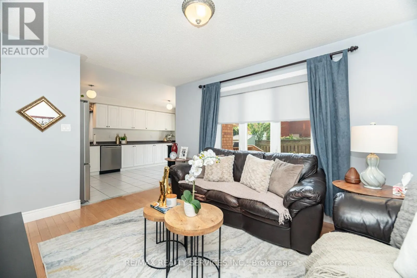 37 SUNNYBROOK CRESCENT