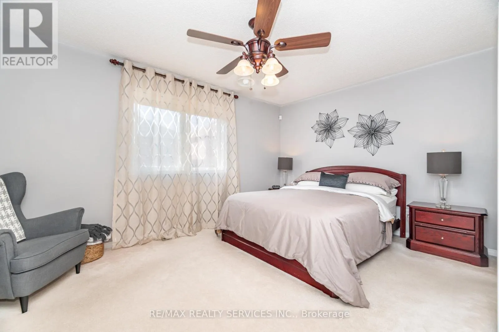 37 SUNNYBROOK CRESCENT