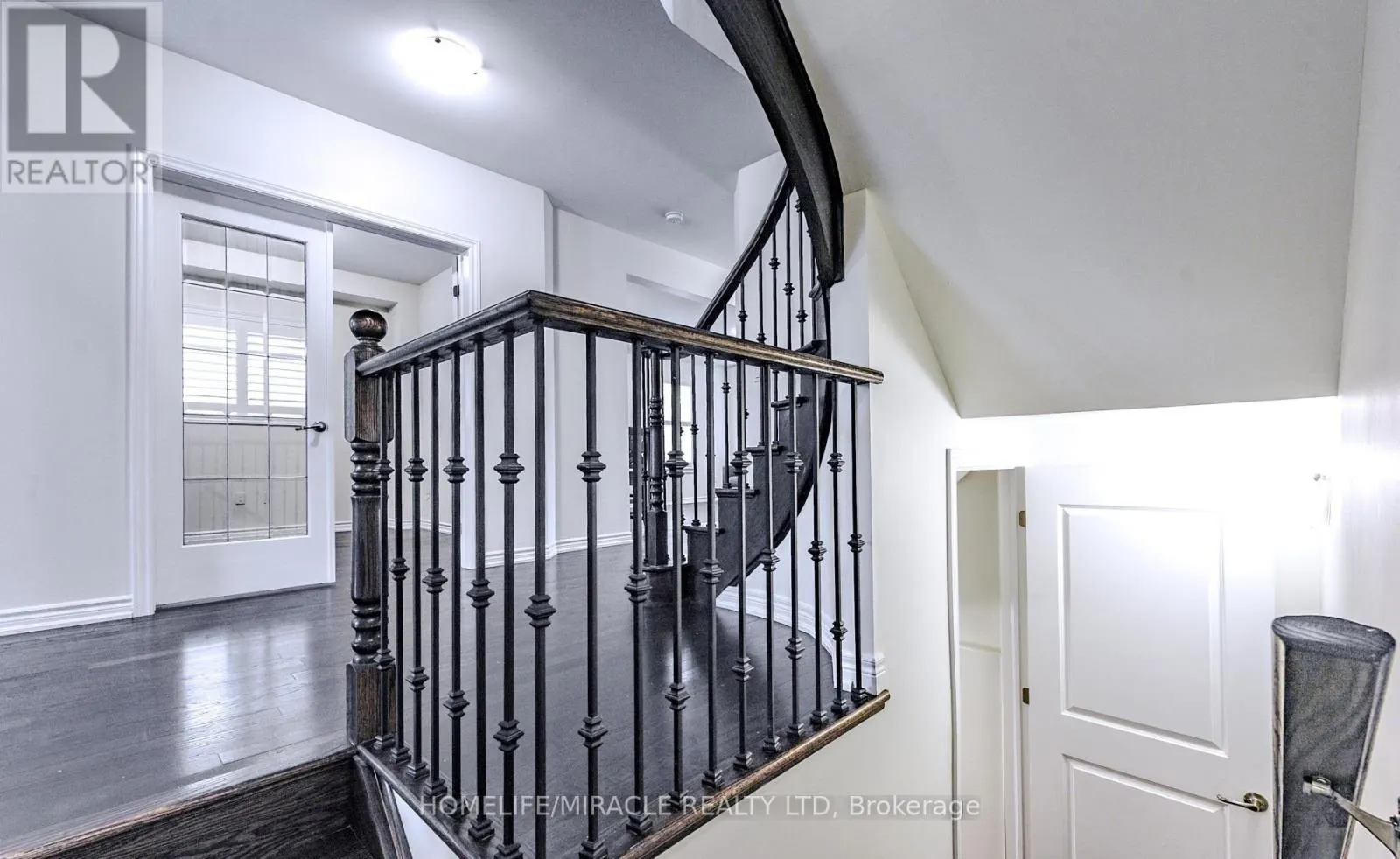 61 BUCKSAW STREET
