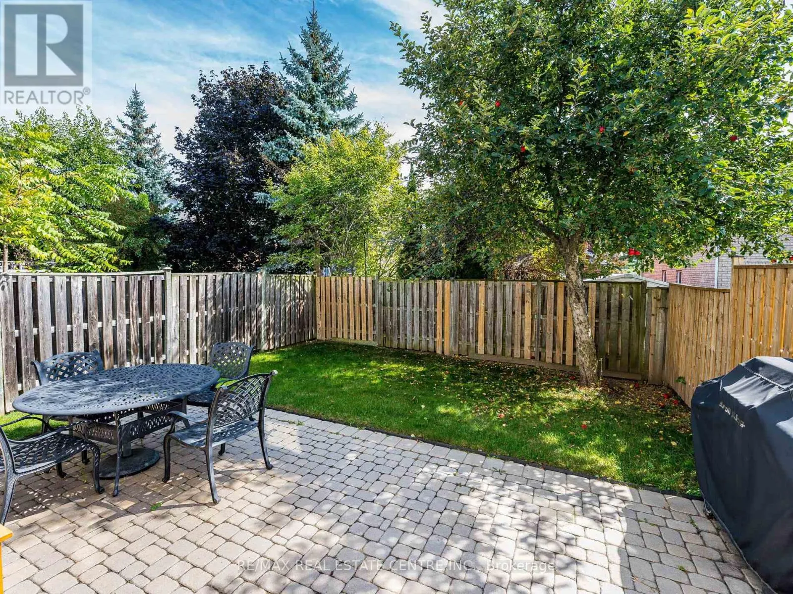 137 MOWAT CRESCENT