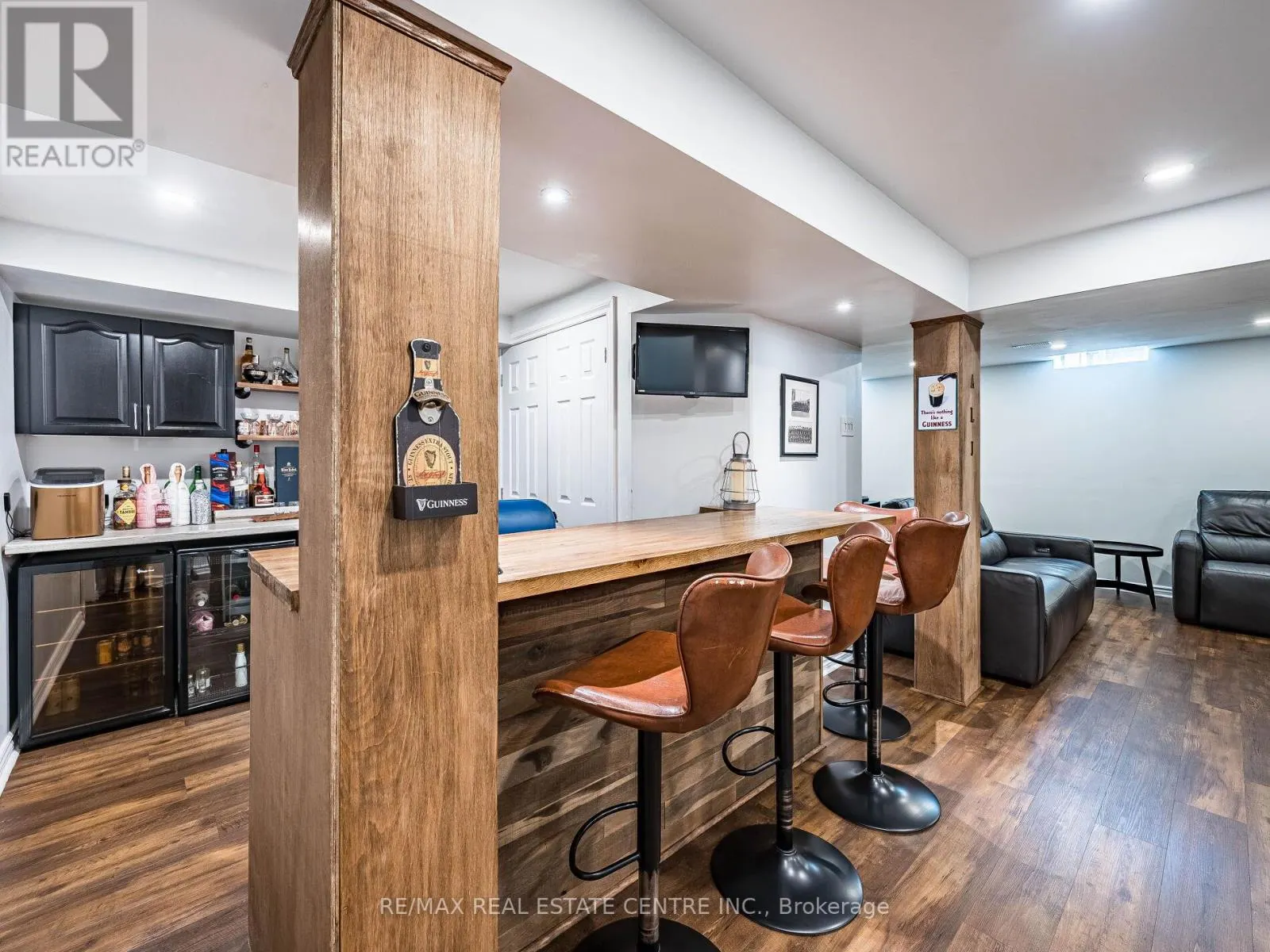 137 MOWAT CRESCENT