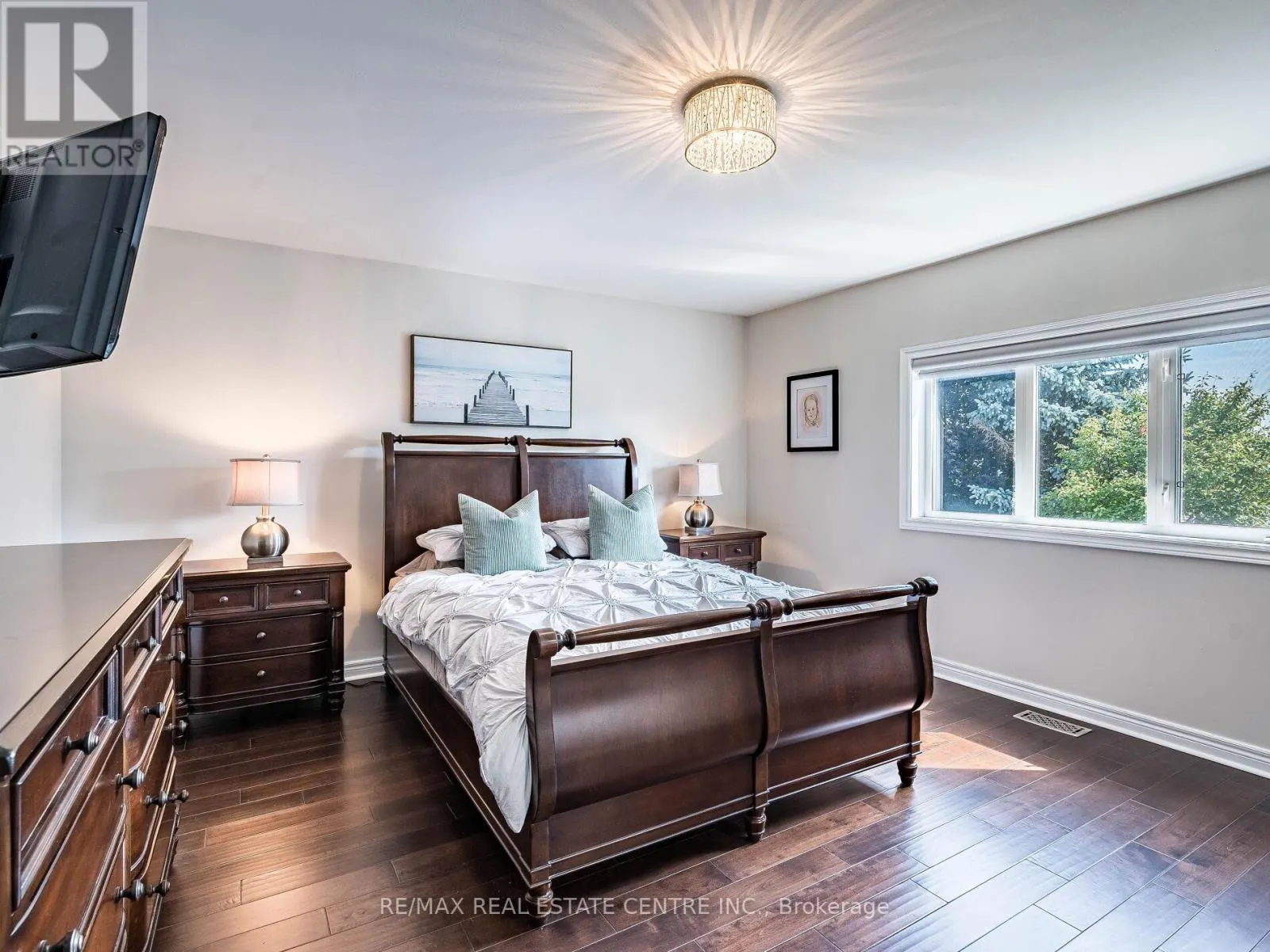 137 MOWAT CRESCENT