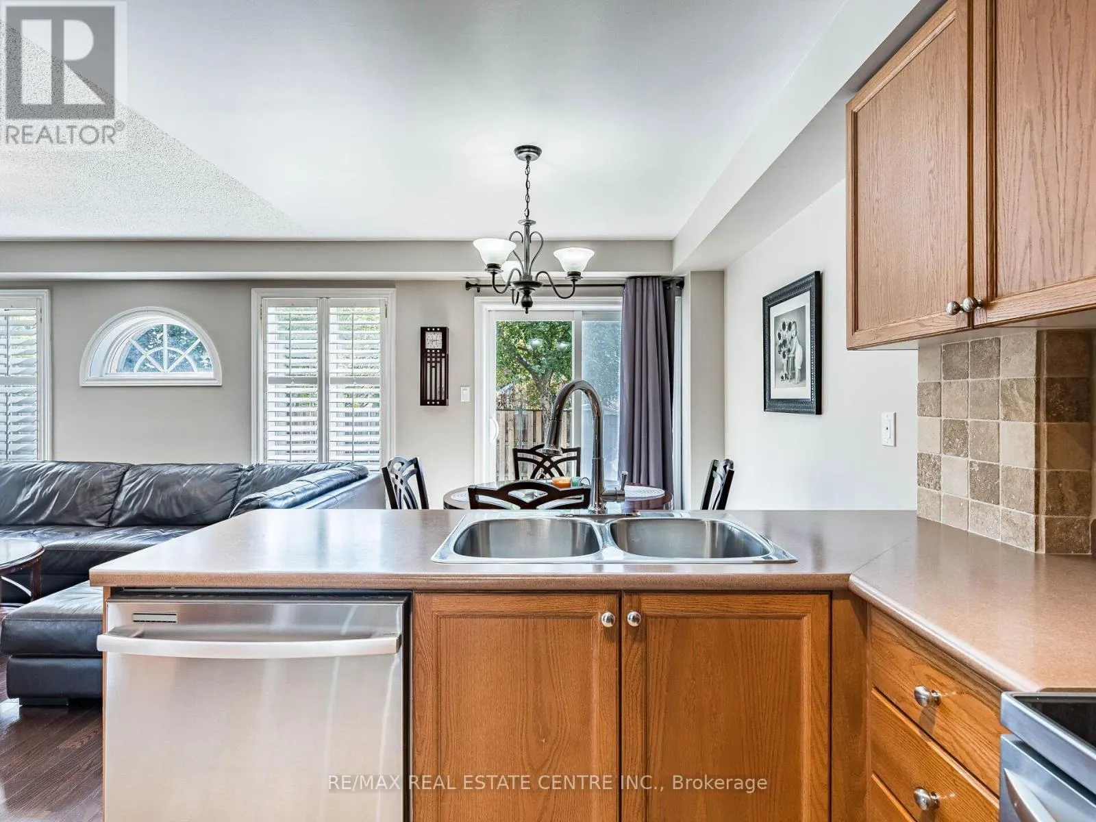137 MOWAT CRESCENT