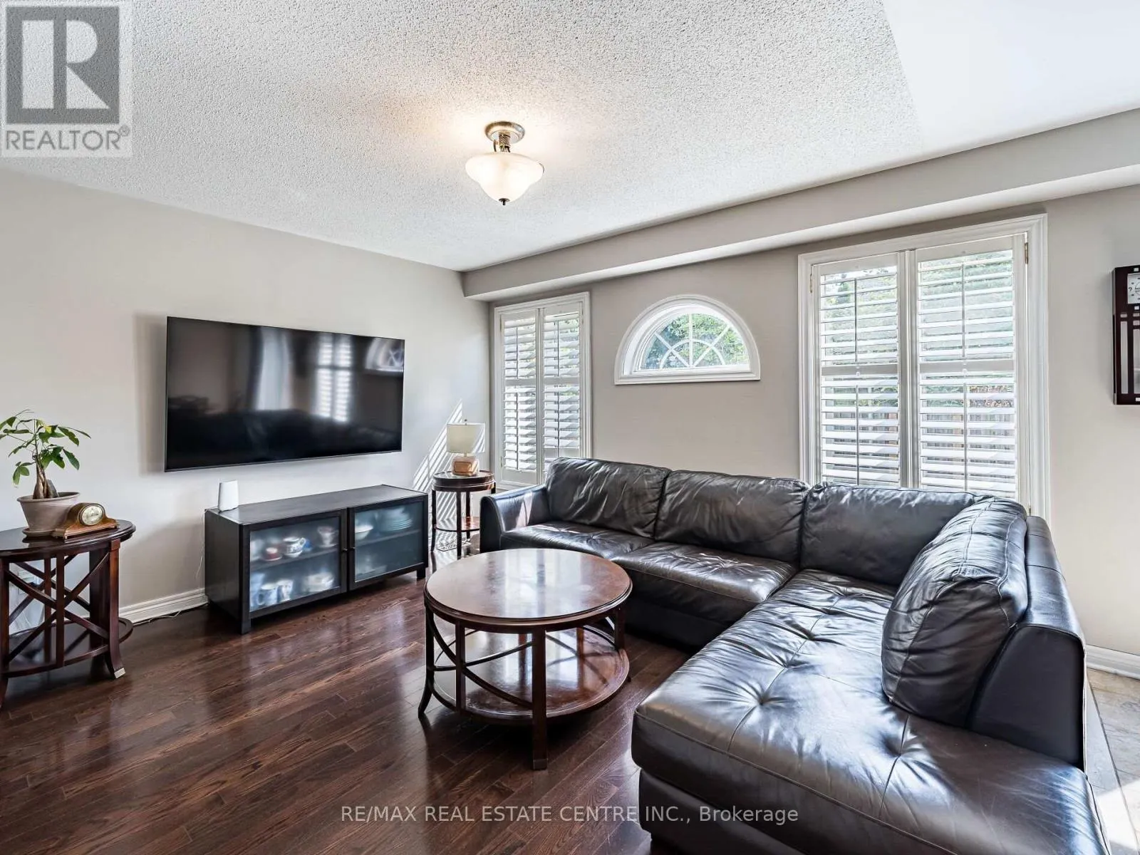 137 MOWAT CRESCENT