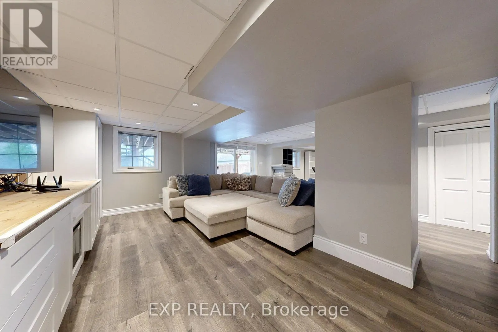 100 DELLS CRESCENT