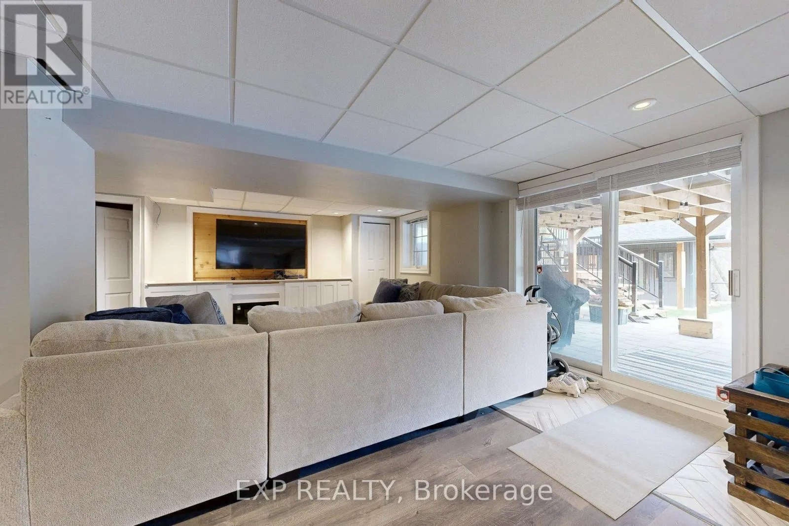 100 DELLS CRESCENT
