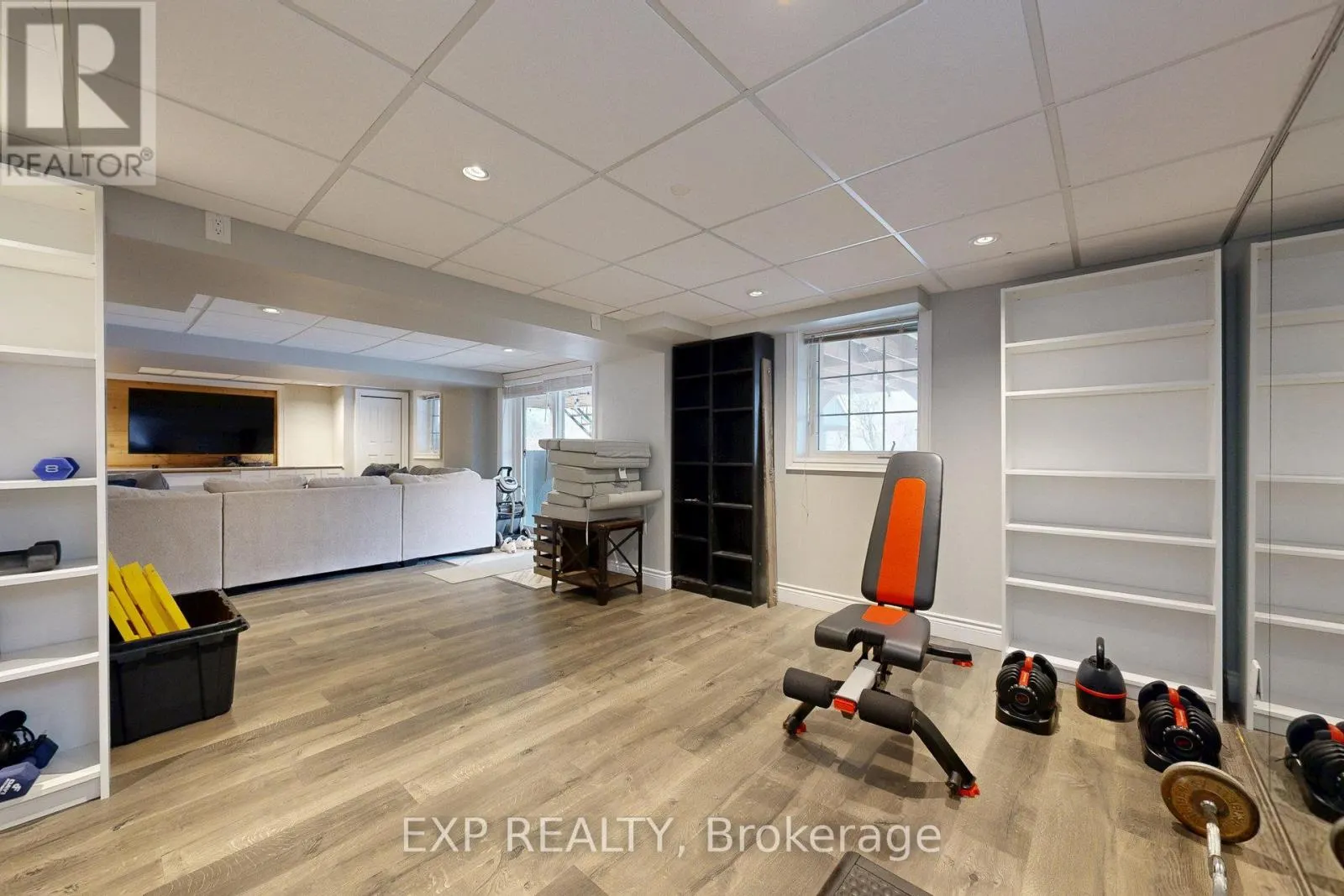 100 DELLS CRESCENT