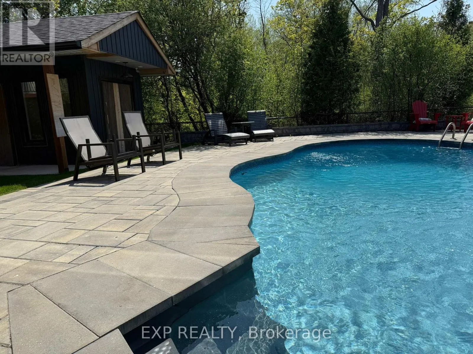 100 DELLS CRESCENT
