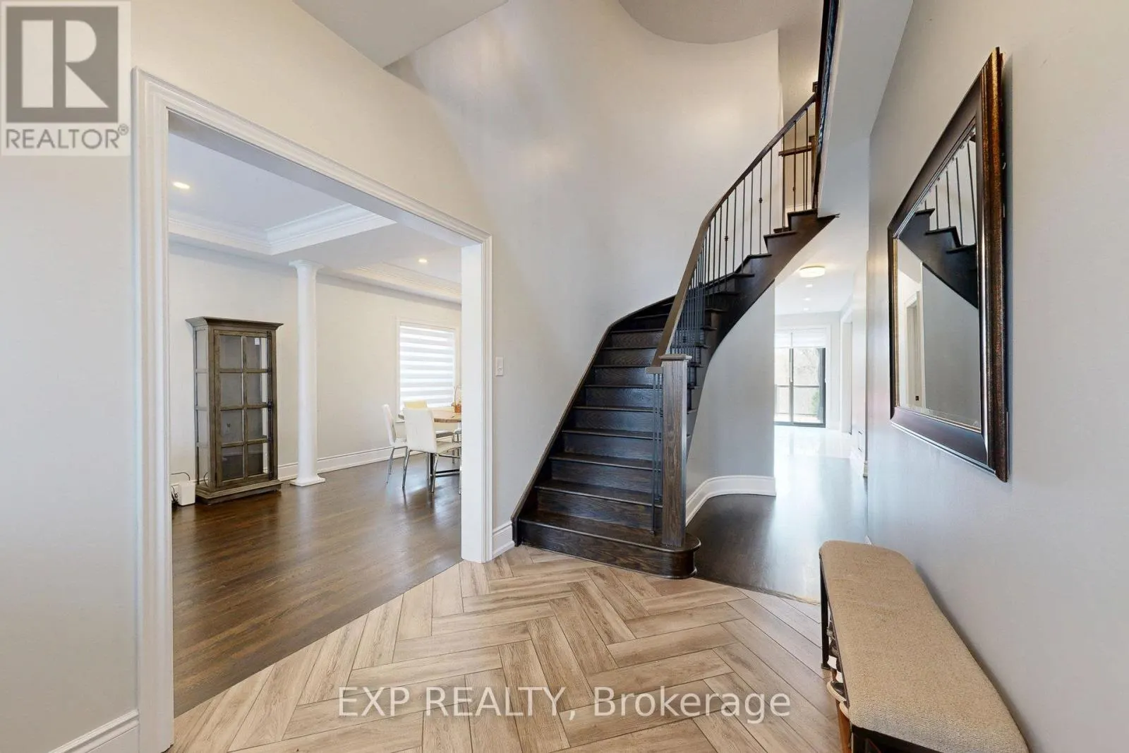 100 DELLS CRESCENT