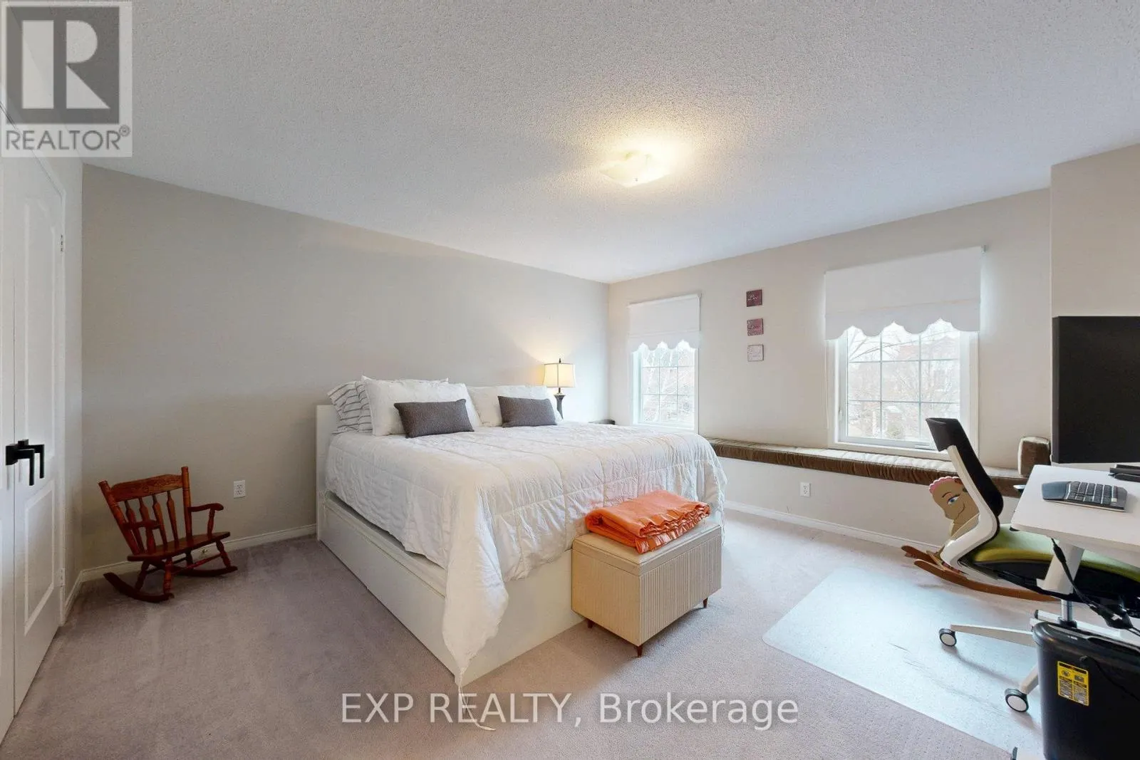 100 DELLS CRESCENT