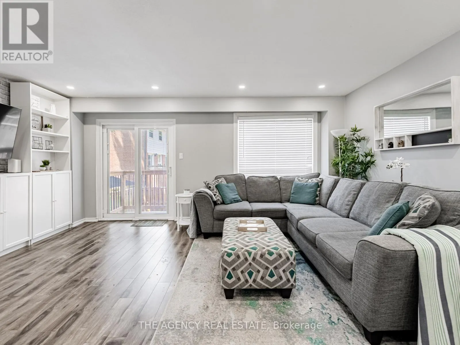 2445 HOMELANDS DRIVE