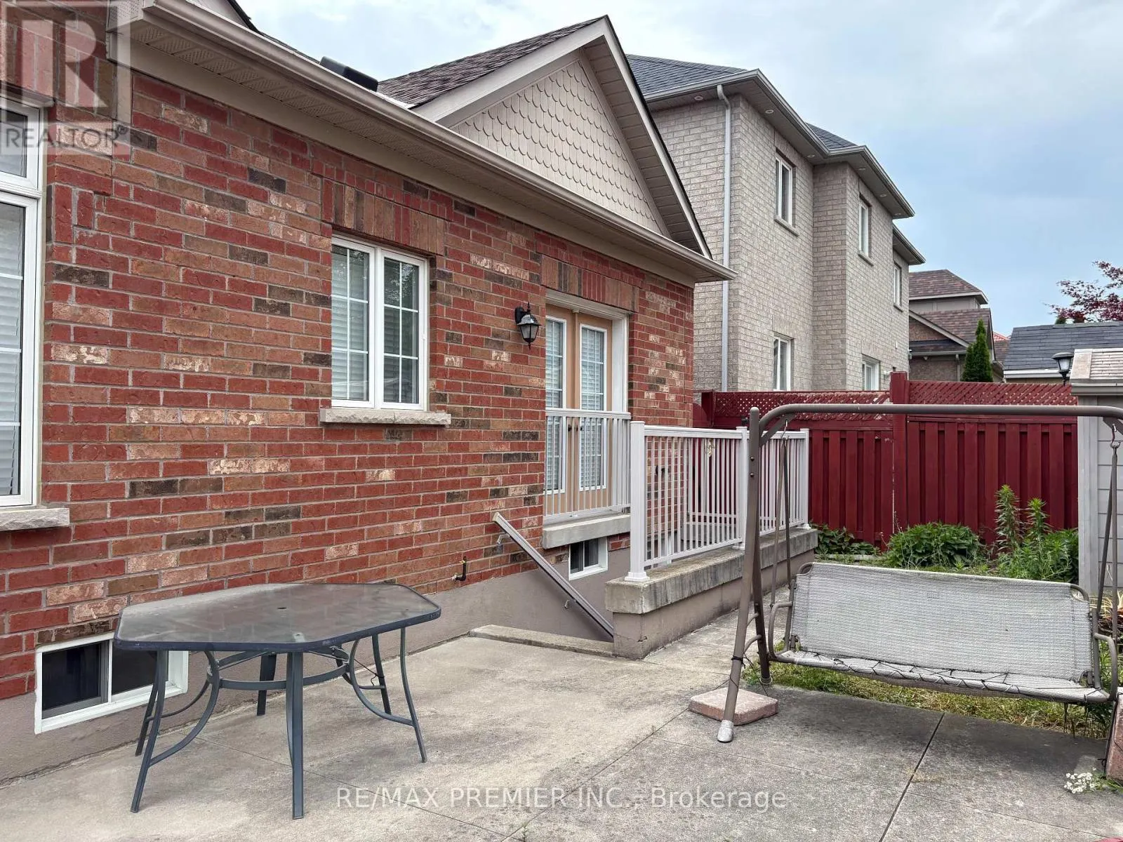 10 LEPARC ROAD