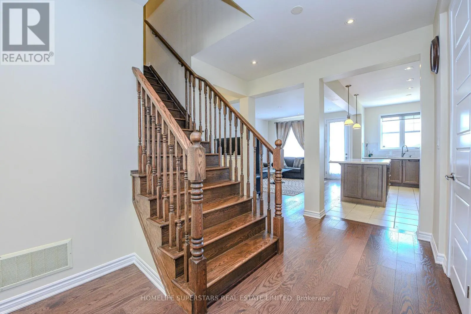 1395 CHRETIEN STREET