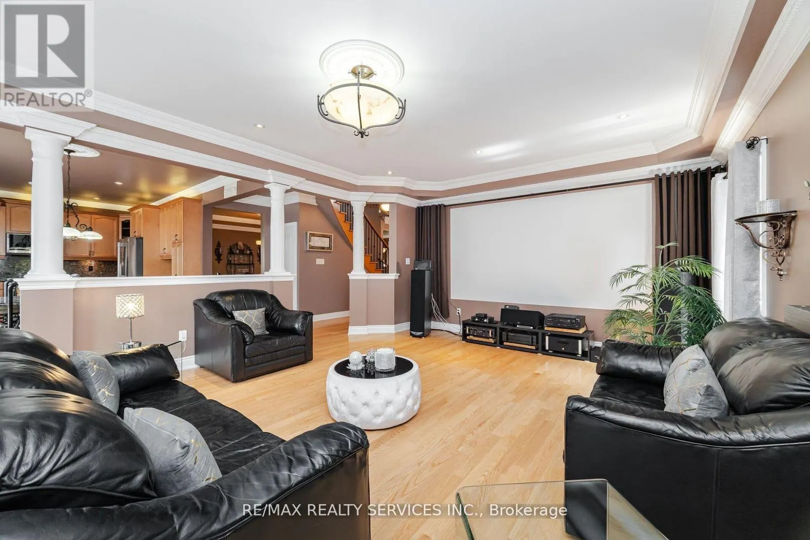 6 HUGO ROAD