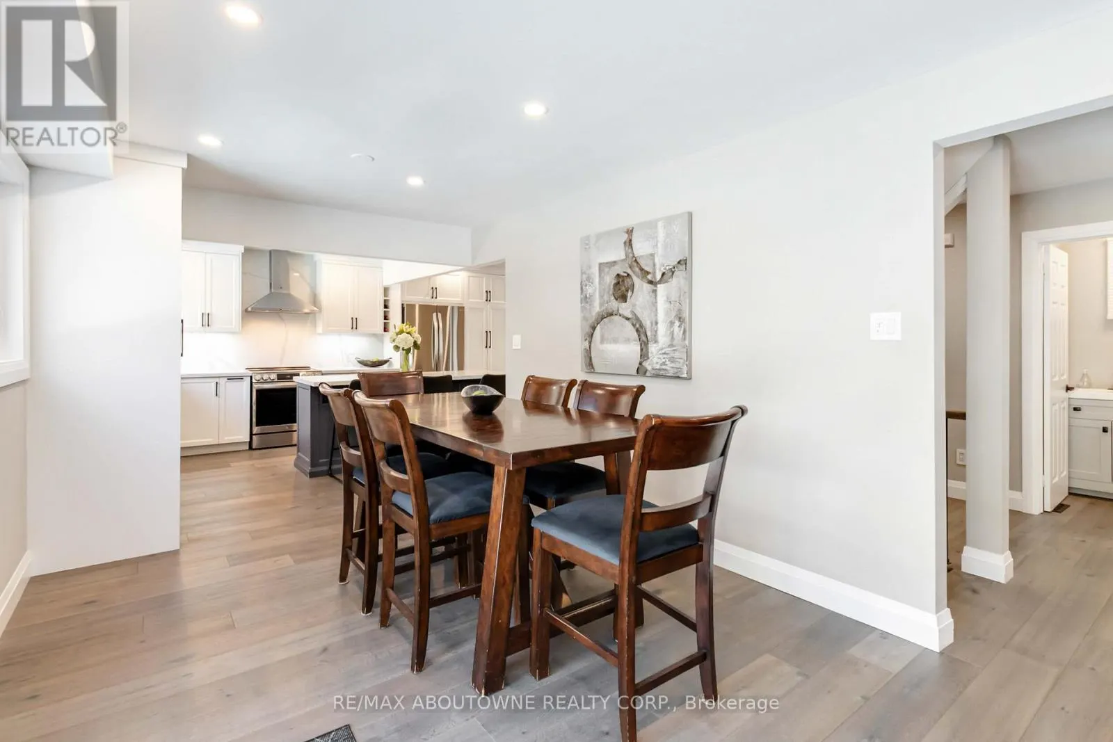 2485 WOBURN CRESCENT
